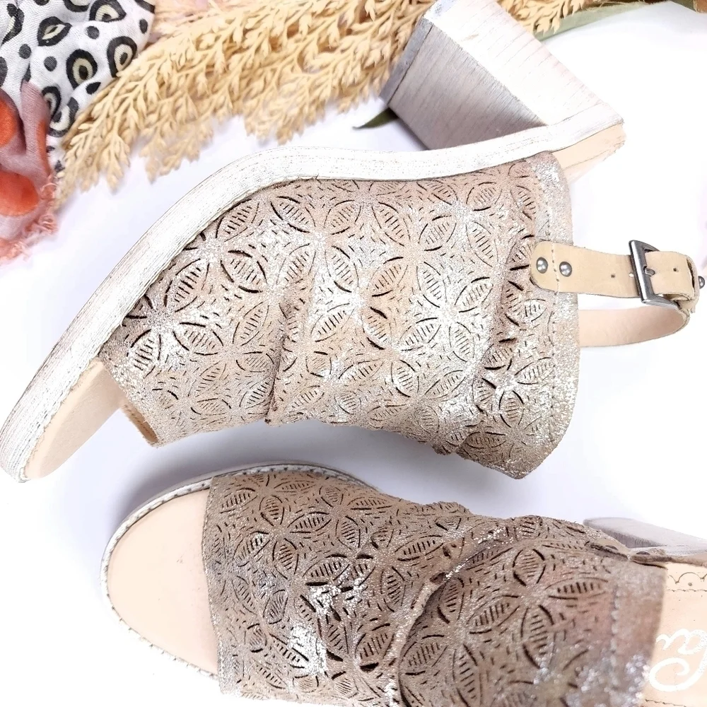 Naughty Monkey Gold Grey Distressed Thick Heeled Open Toe Sz 8.5 - Picture 9 of 13